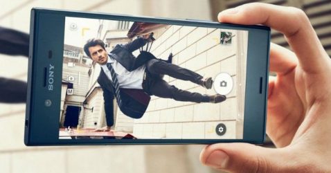 BlackBerry Argon vs Sony Xperia XZ