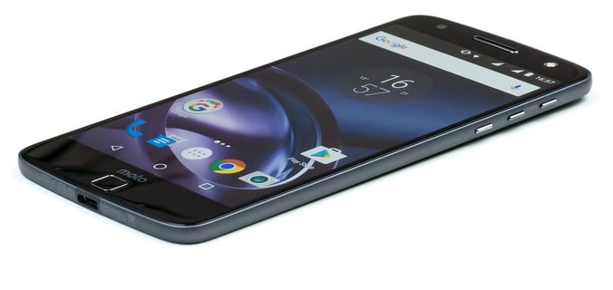 HTC Desire 10 LifeStyle vs Moto Z Play