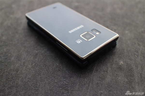 Samsung-SM-G9198-Android-Clamshell-2-KK