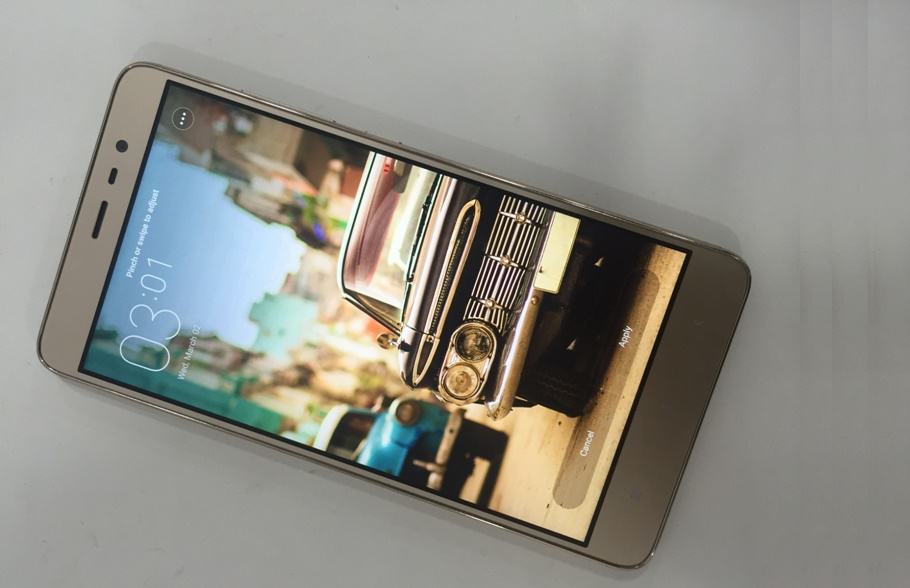 top trending phones for August