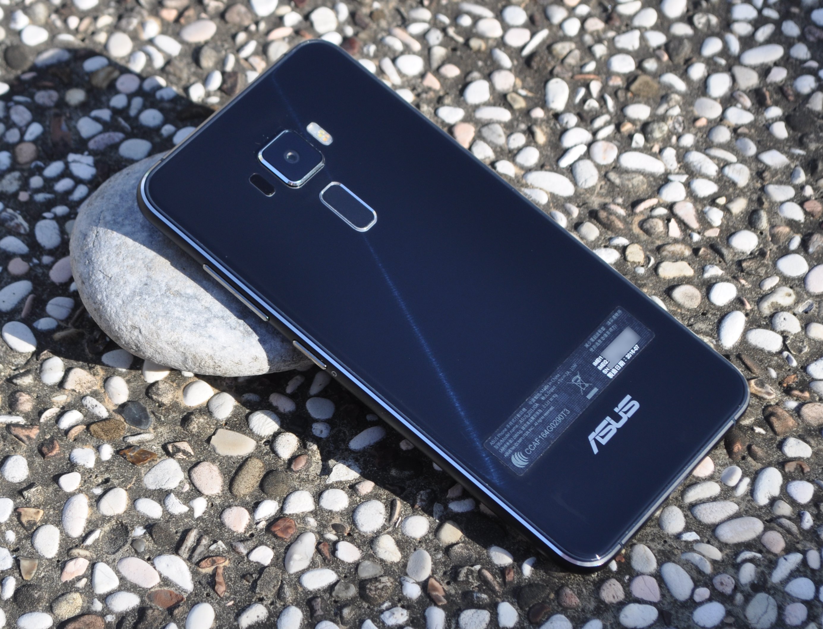 quick charge 30 phones LAsus ZenFone 3 Deluxe