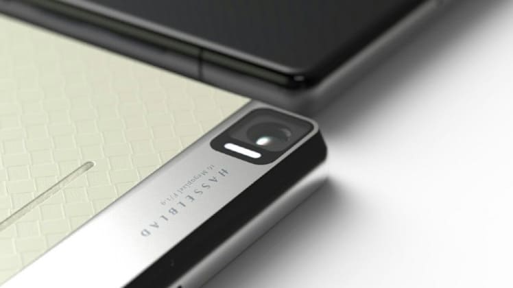 Nokia Lumia Play vs Moto DROID Turbo 3