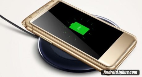 Samsung’s monster flip phone