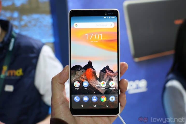 Nokia 7 Plus vs Apple iPhone SE 2