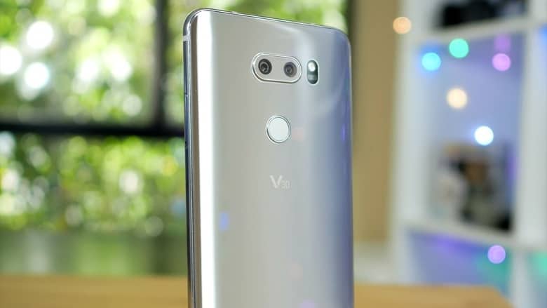 LG V30