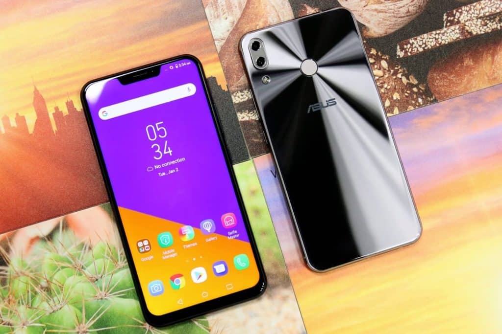 OnePlus 6T vs ASUS Zenfone 5Z