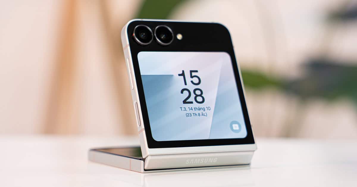 samsung-galaxy-z-flip8-specs-12gb-ram-50mp-cameras-price